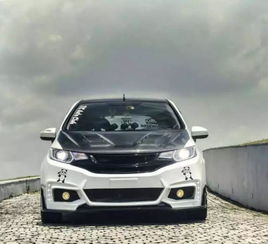 汽车二个面油漆多少钱(汽车两个面油漆价格解析,费用、因素与注意事项) 汽车二个面油漆多少钱(汽车两个面油漆价格解析,费用、因素与注意事项)